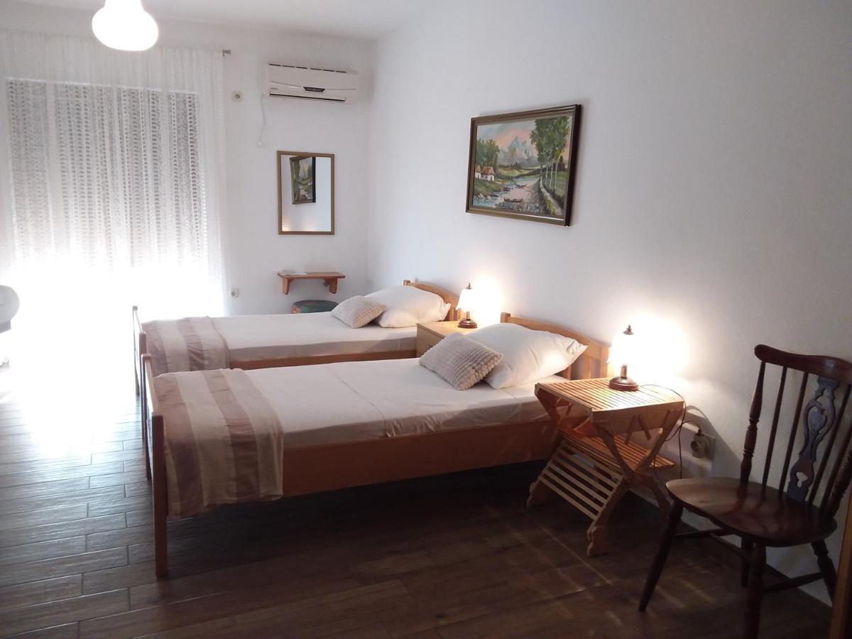 Apartman Tomo Pula Buitenkant foto
