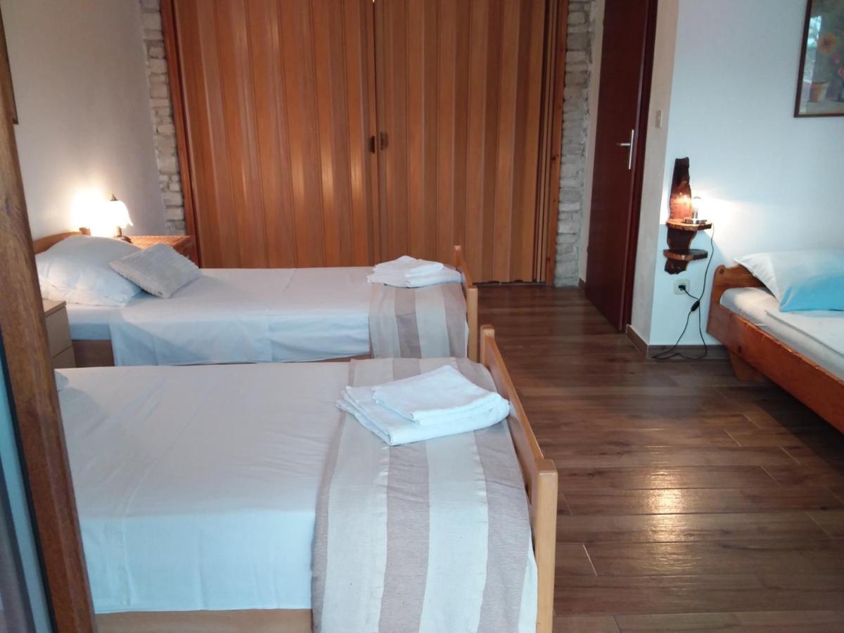 Apartman Tomo Pula Buitenkant foto