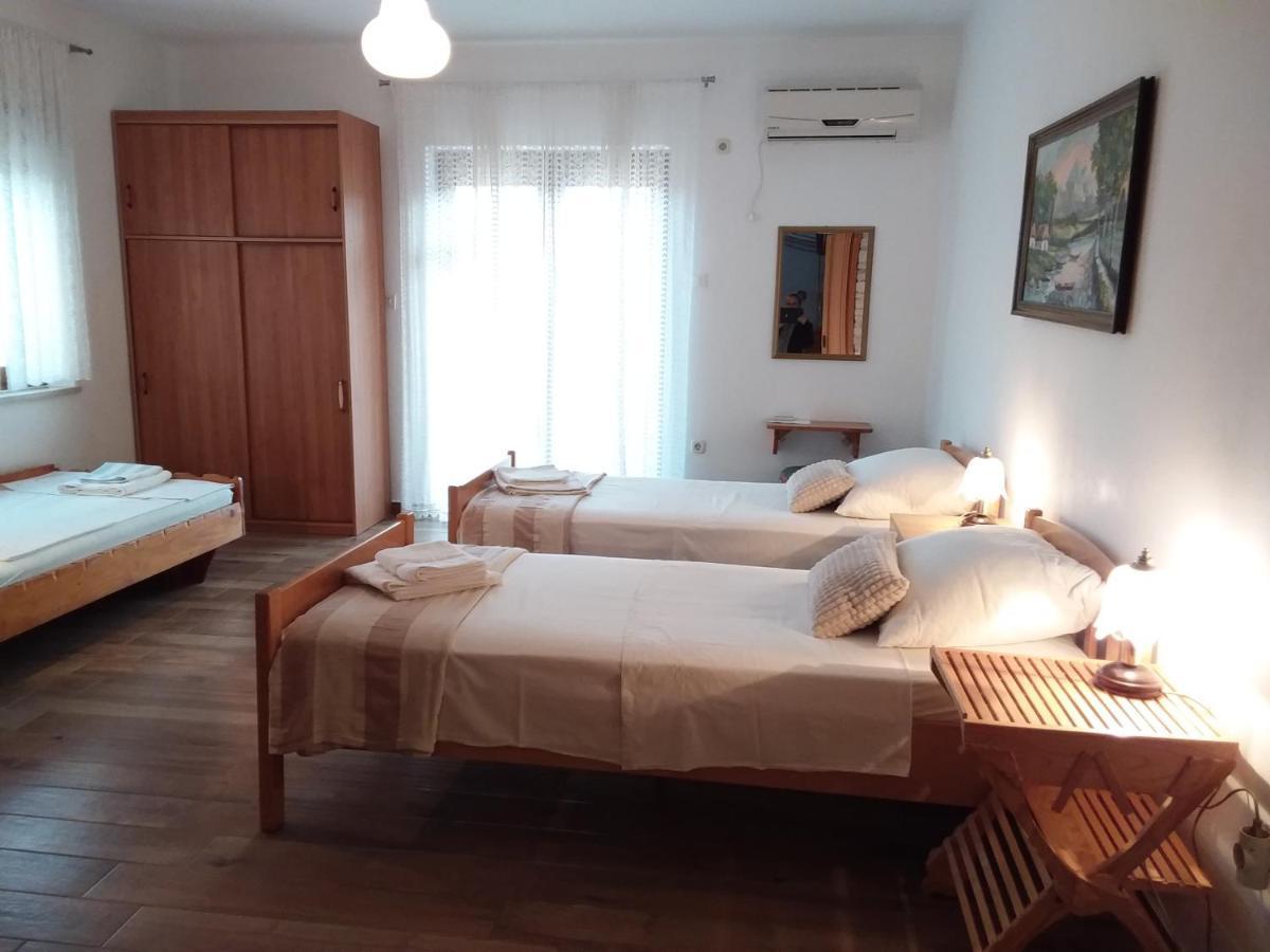 Apartman Tomo Pula Buitenkant foto