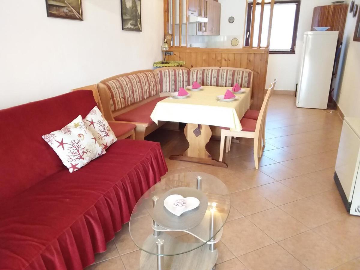 Apartman Tomo Pula Buitenkant foto