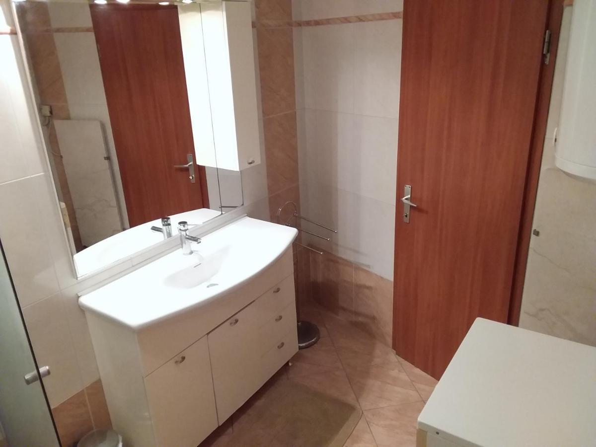 Apartman Tomo Pula Buitenkant foto