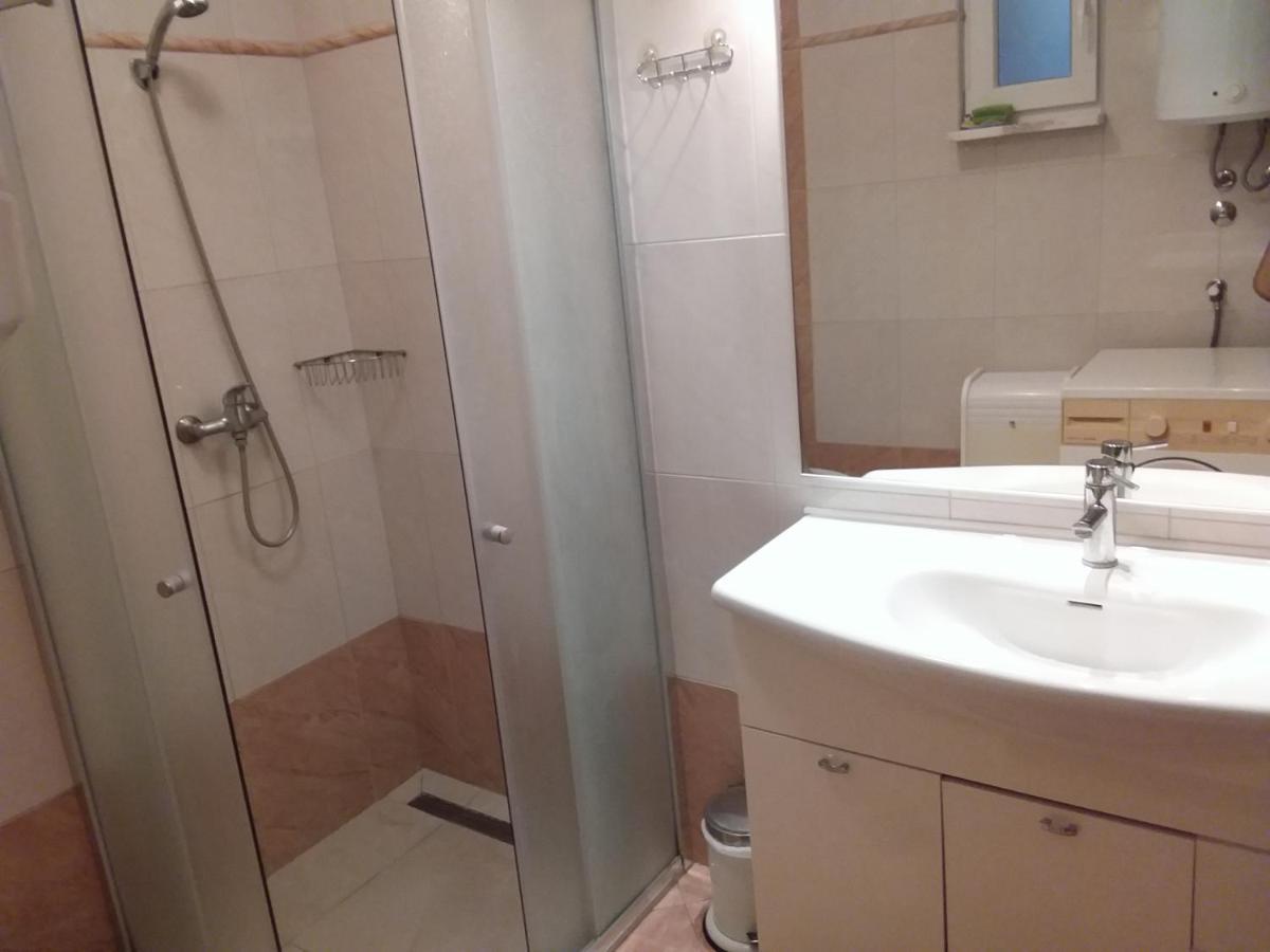 Apartman Tomo Pula Buitenkant foto